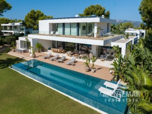 Luxury villa in Santa Ponsa with guest apartment 