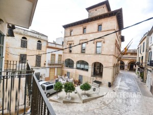 Apartment with an incomparable view of the historic town hall of Felanitx