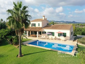 Nice country house with licence for holiday rental in Cala d'Or