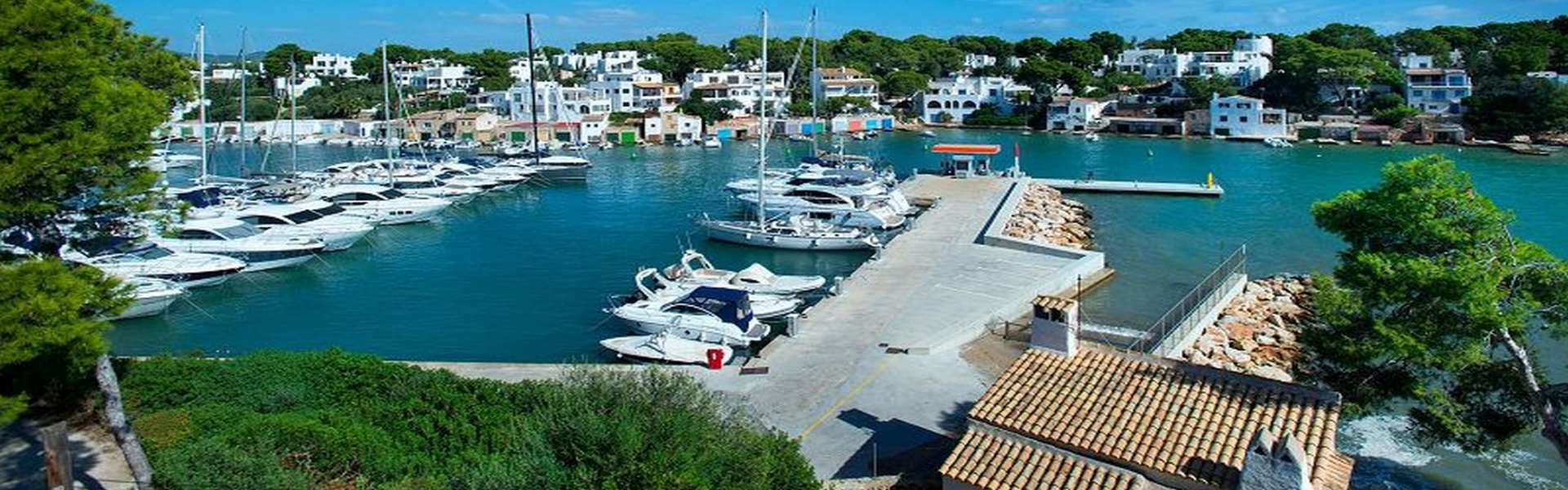 Villa with vacation rental license and magnificent views over the marina of Cala d'Or