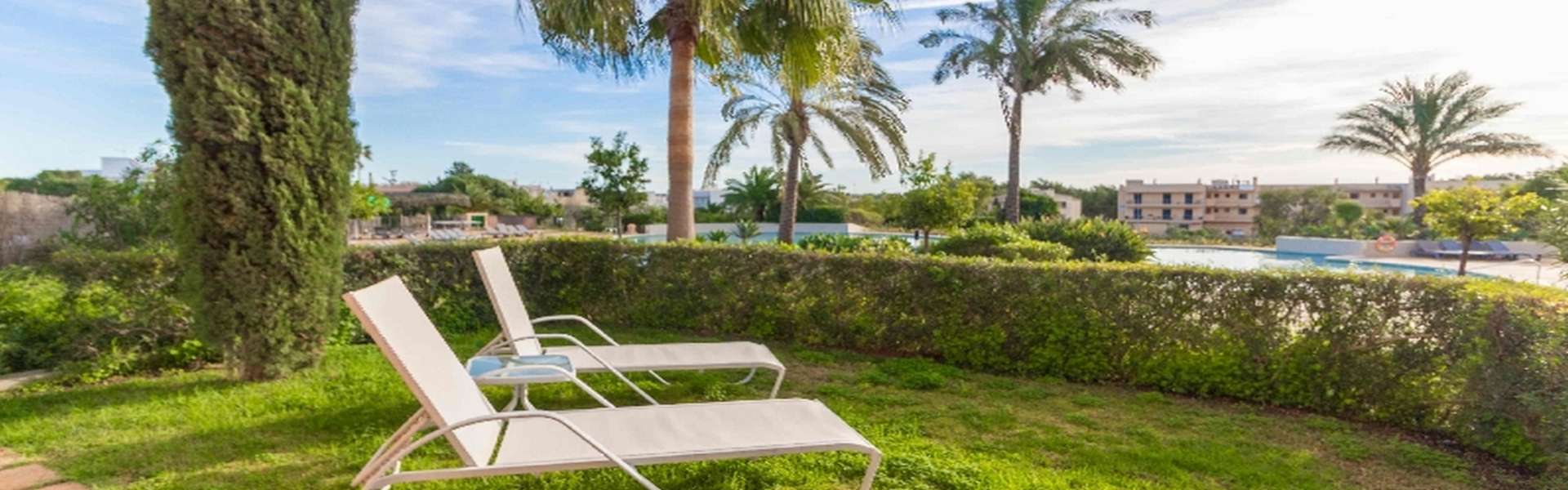 Bright first floor apartment for sale in Portocolom 