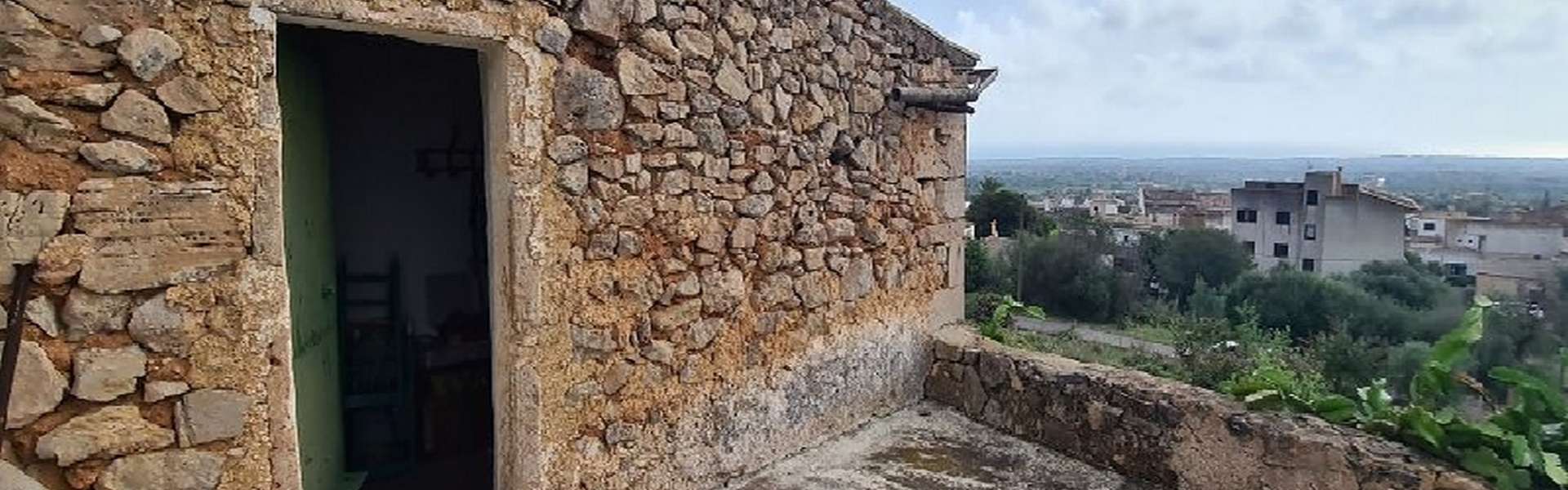 S'Horta - Finca in need of renovation with panoramic views