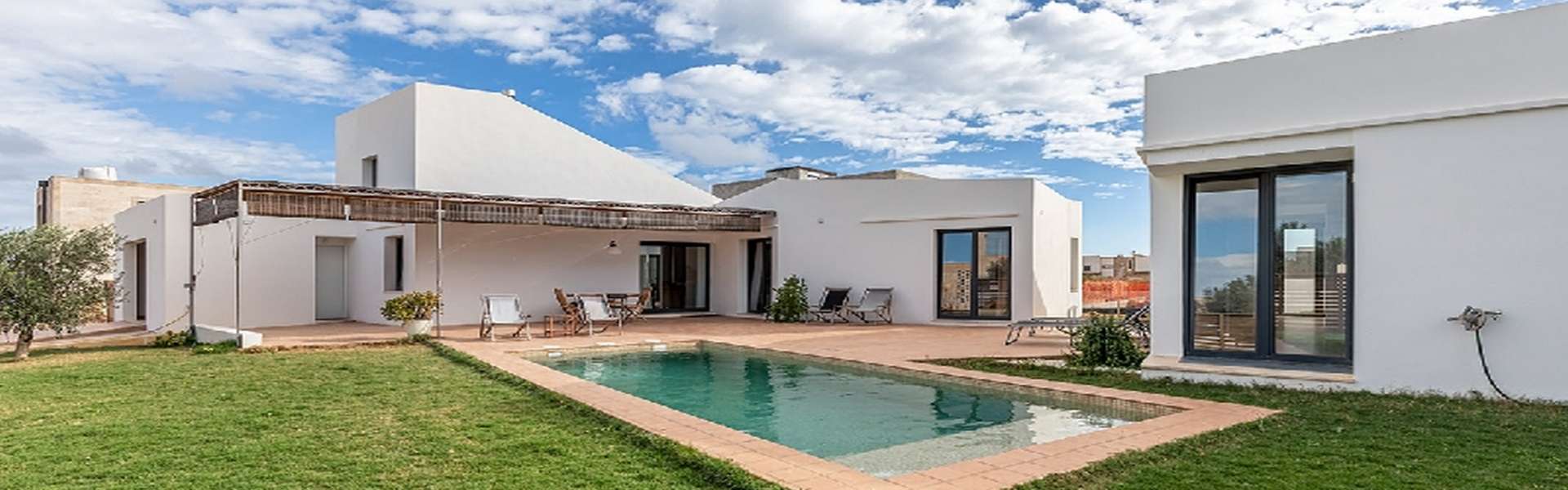 Modern villa with pool close to the beach in Sa Ràpita