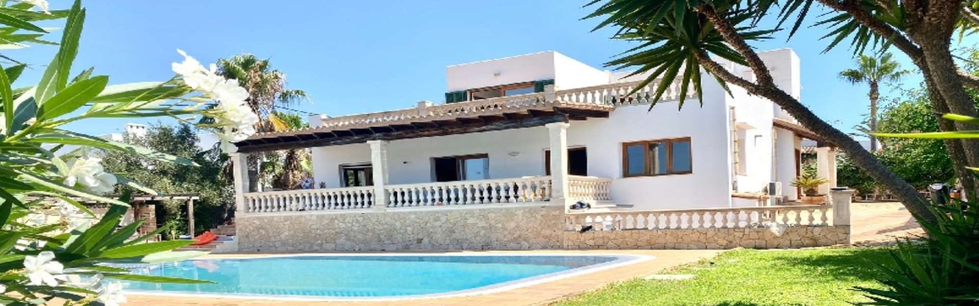 Detached villa for sale in Cala d'Or 