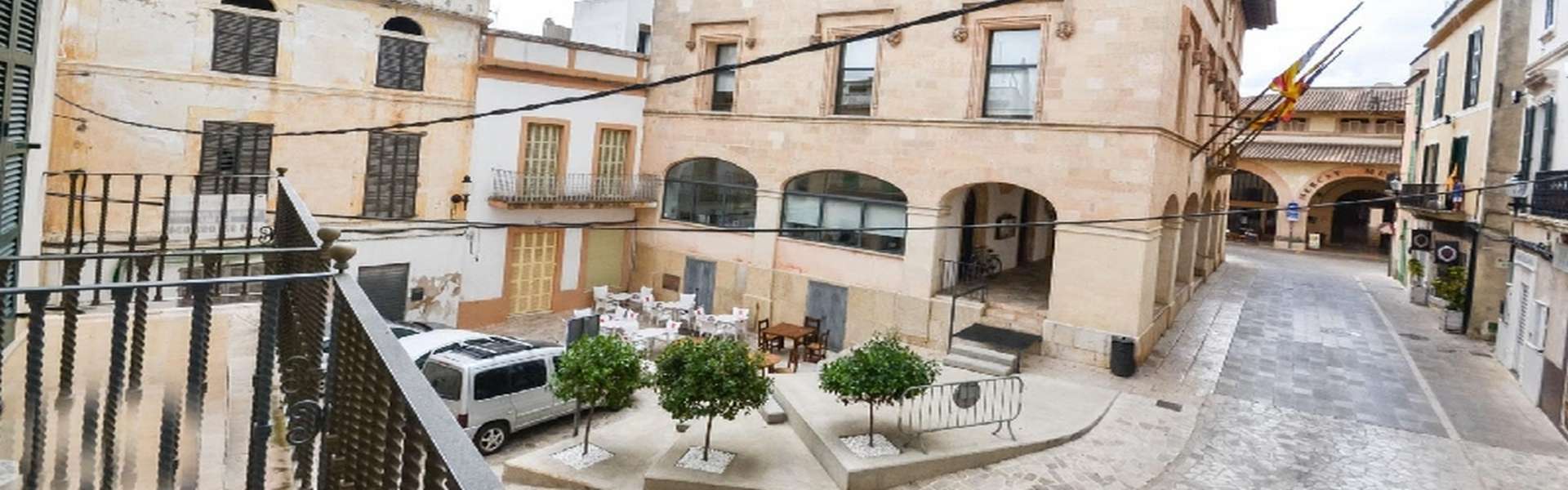 Apartment with an incomparable view of the historic town hall of Felanitx