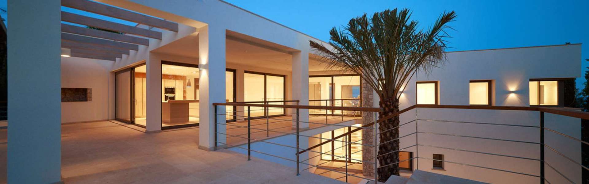 New contemporary villa with good sea views in Costa d'en Blanes